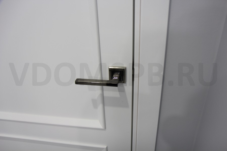 Білі двері в інтерєрі квартири: з чим поєднувати, реальні фото
