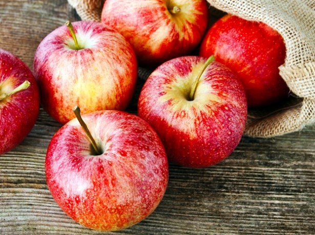 Чим корисно яблуко, що в ньому міститься, і чи можуть яблука завдати шкоди здоровю?