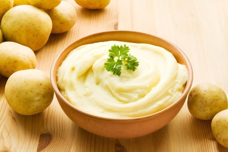 6 простих страв з картоплі старого врожаю, які можна приготувати на дачі