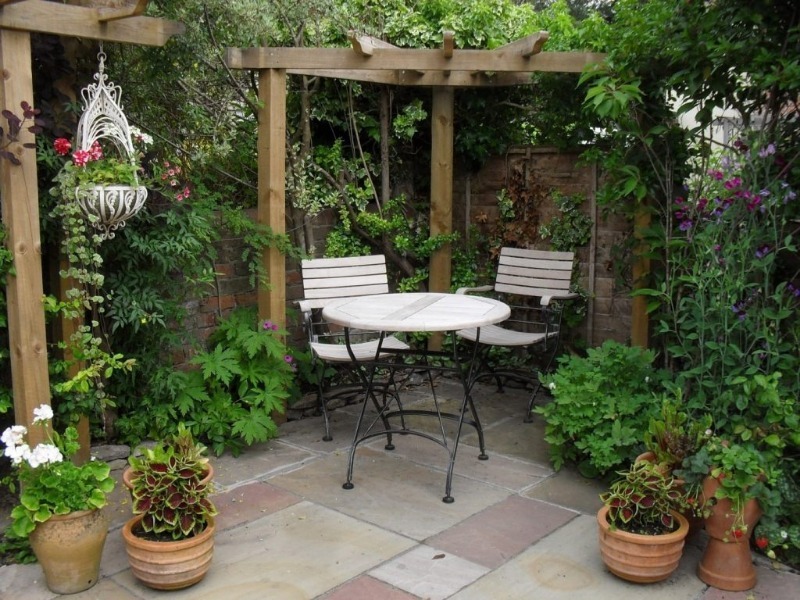 7 чудових способів додати романтичної атмосфери в ваш сад
