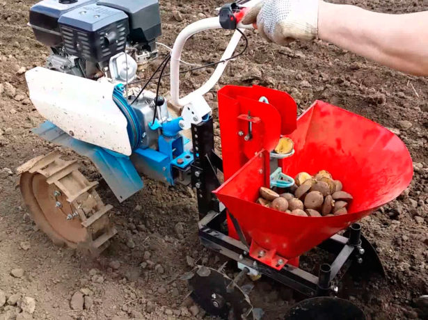 Пристосування, що полегшують посадку картоплі і догляд за ним