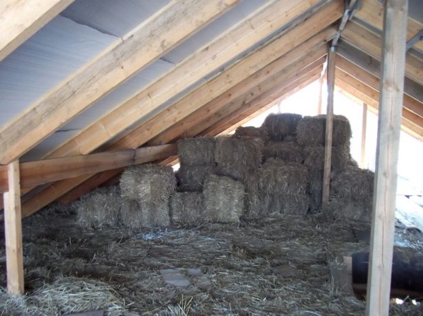 Утеплення стелі в будинку з холодним дахом: грамотно вибираємо матеріали і технології