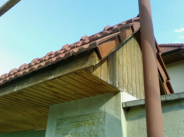 Пристрій карниза даху