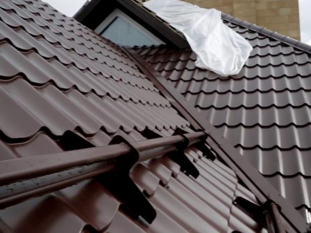 Снігозатримувачі: функціональні особливості, монтаж на дах з металочерепиці